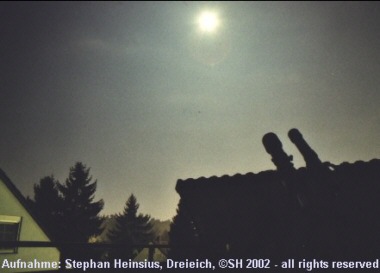 Teleskope im Mondlicht