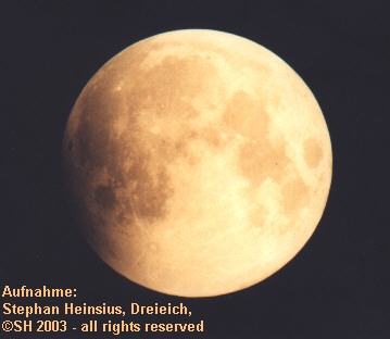 Mond kurz vor Eintritt in den Erdschatten