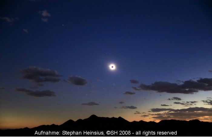 Totale Sonnenfinsternis &uuml;ber der W&uuml;ste Gobi