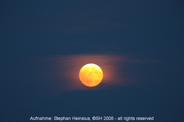 Mond im Halbschatten