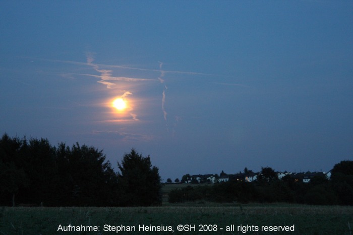 Mond &uuml;ber G&ouml;tzenhain,