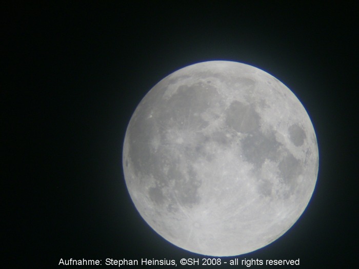 Mond im Halbschatten